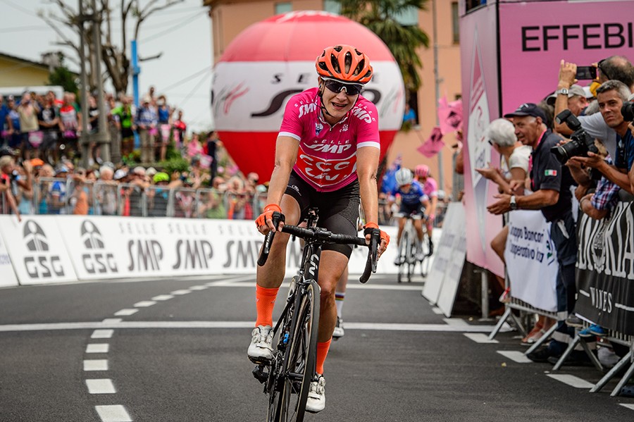 Vos wint haar derde in Giro Rosa