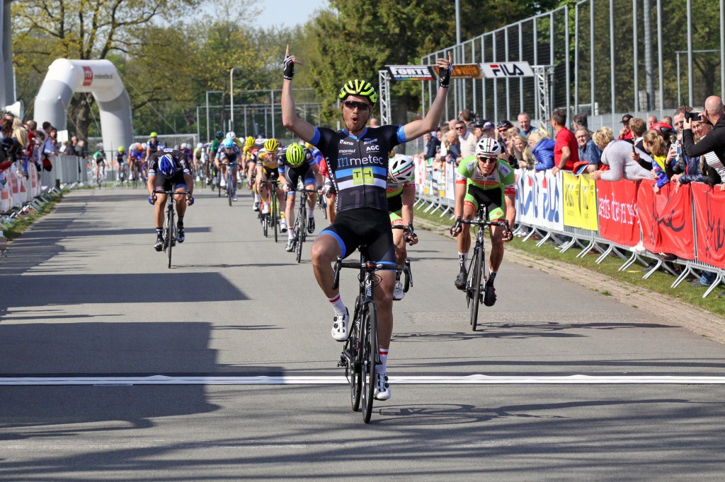 Johim Ariesen wint Dorpenomloop Drenthe (+video)