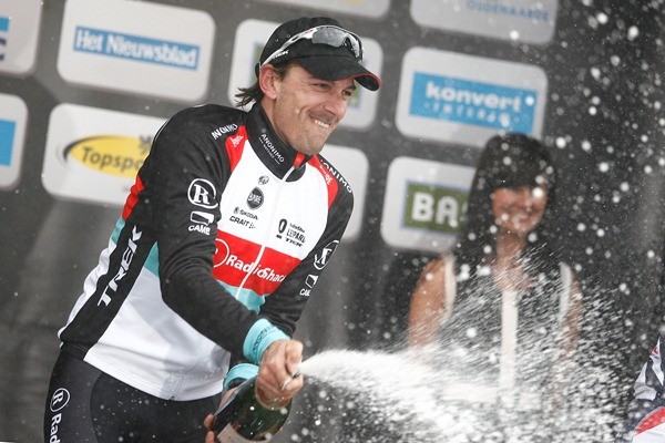 Cancellara klopt Vanmarcke in Roubaix, Terpstra derde