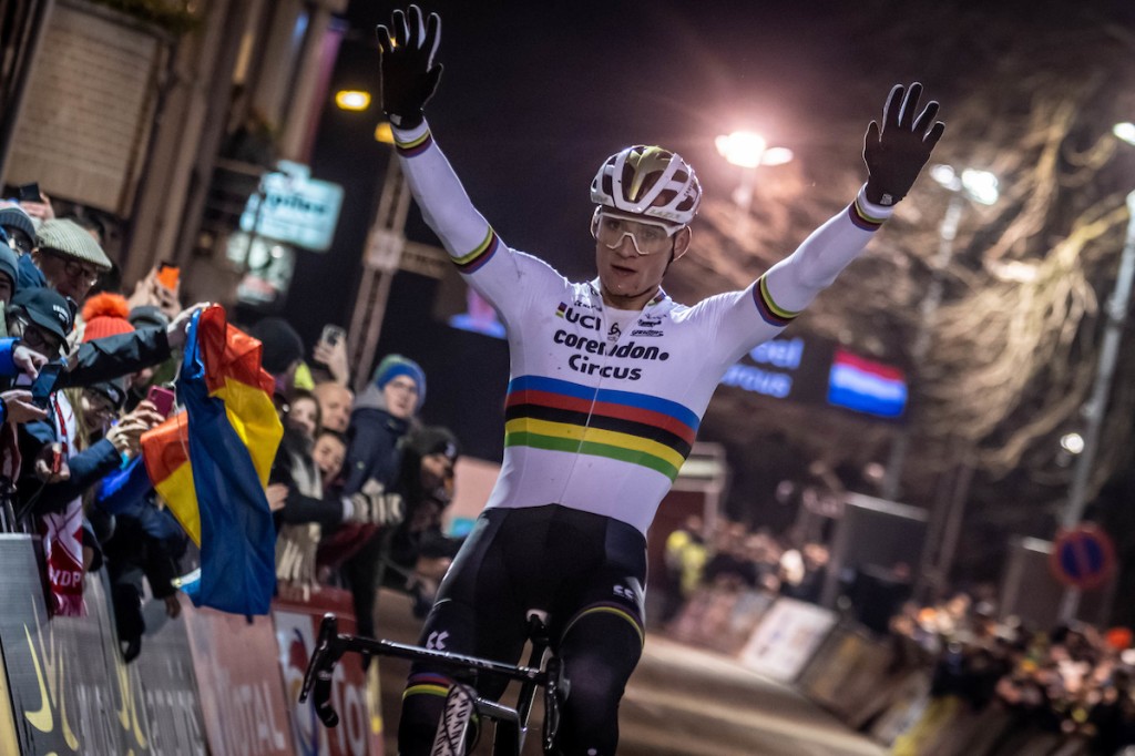 Van der Poel blijft winnen in Diegem