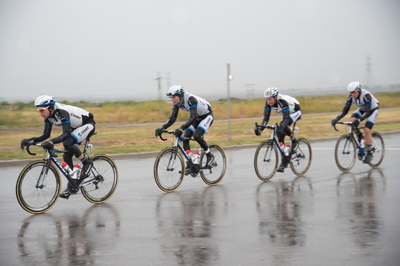 Zepuntke wint, Dumoulin leidt in Alberta