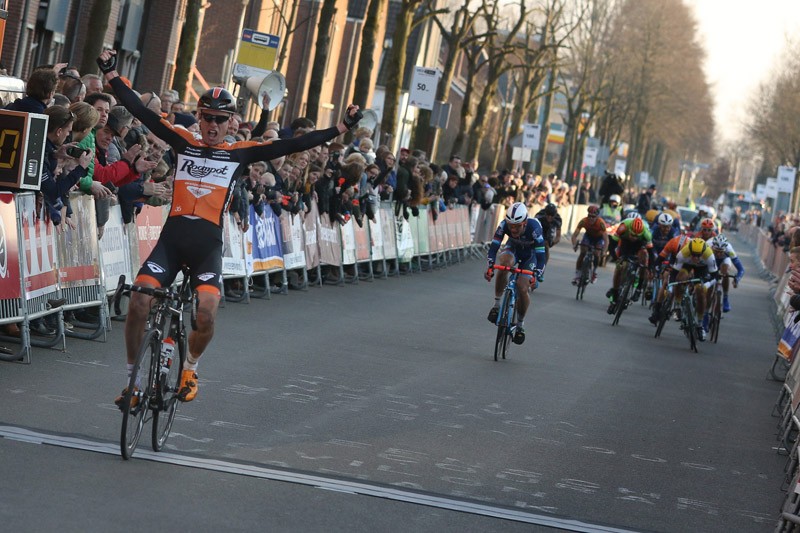 Roompot-Oranje Peloton voor Belgium Tour