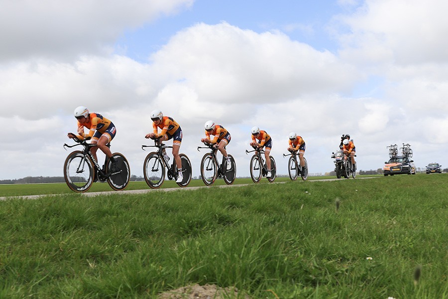 Negen vrouwenteams in WK Ploegentijdrit Bergen