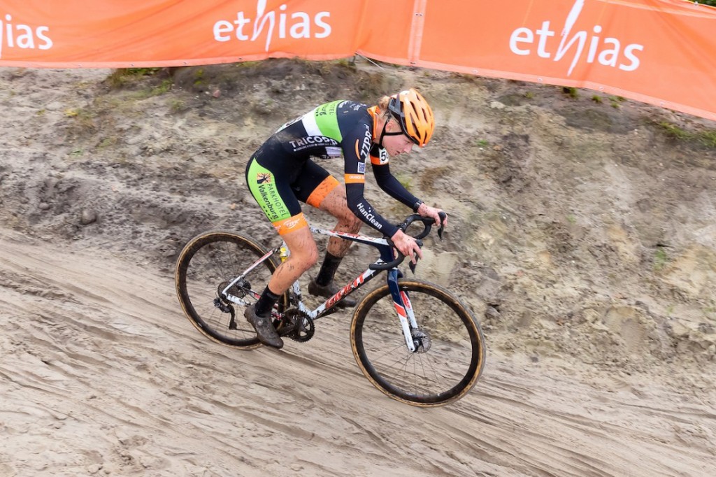 Leonie Bentveld naar Pauwels-Bingoal