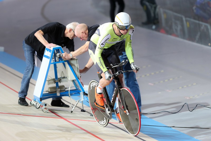 Dion Beukeboom herovert titel achtervolging