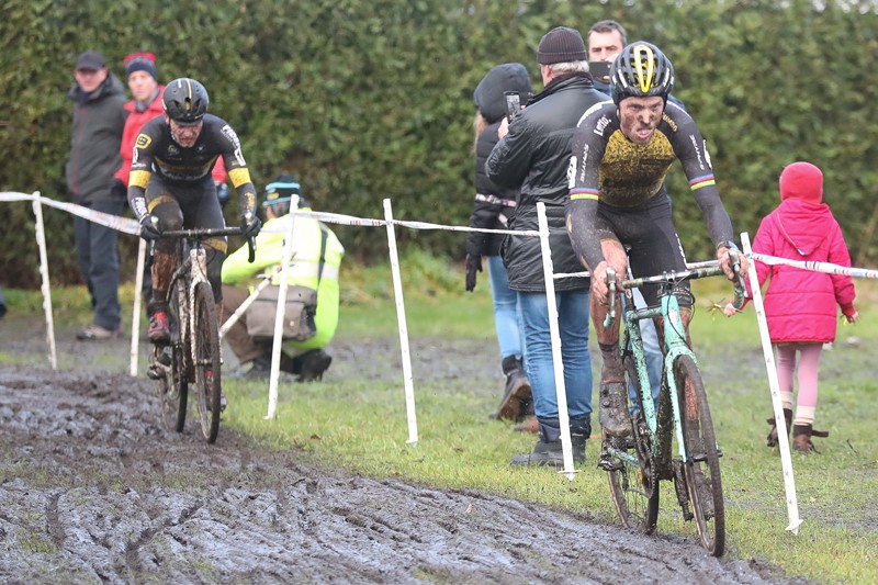 Centrumcross Surhuisterveen voor Van Kessel