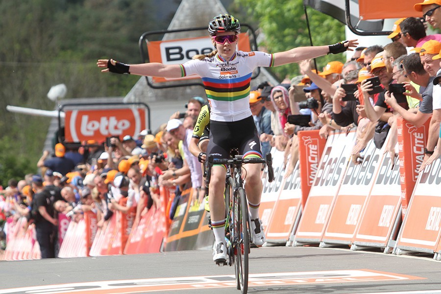 Van der Breggen wint in California