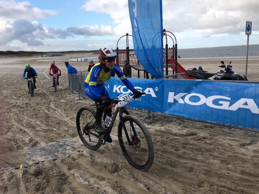 Laatbloeier De Jong wint Strandrace-klassement