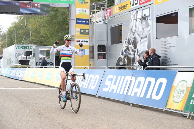 De Jong wint Cauberg Cyclo-Cross