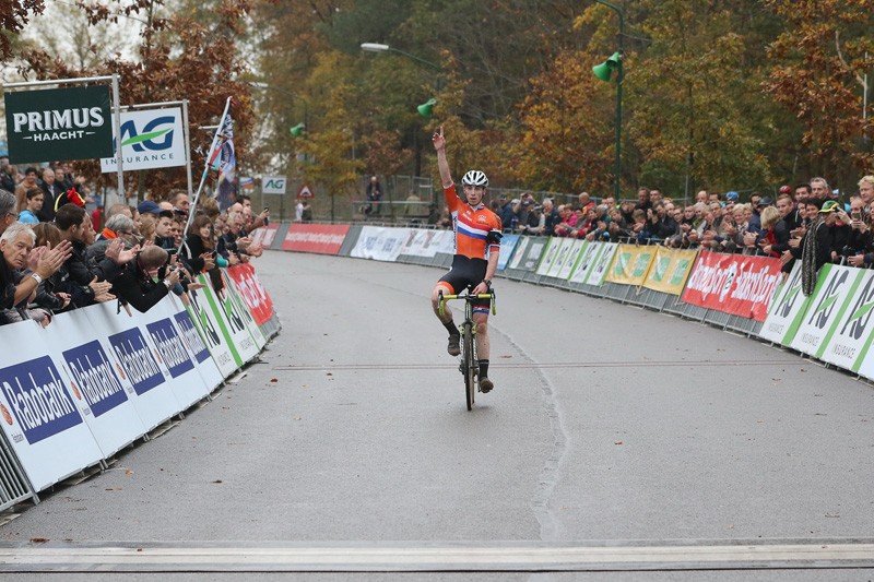 Dekker na val uit koers in WB Heusden-Zolder