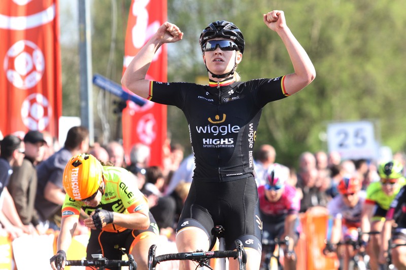 Jolien D'hoore wint GP Dottignies