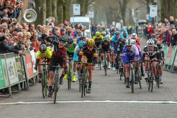 Prima start voor vrouwenwedtrijd Veenendaal Classic