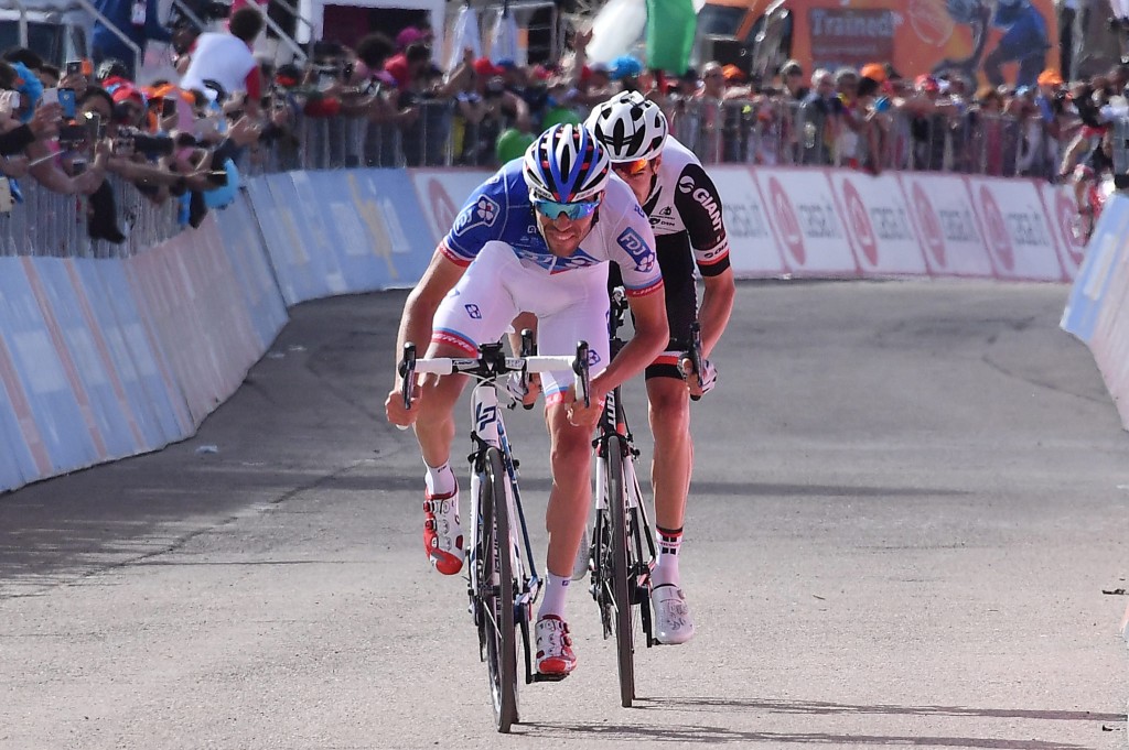 Giro: Dumoulin derde, Mollema vierde op Blockhaus