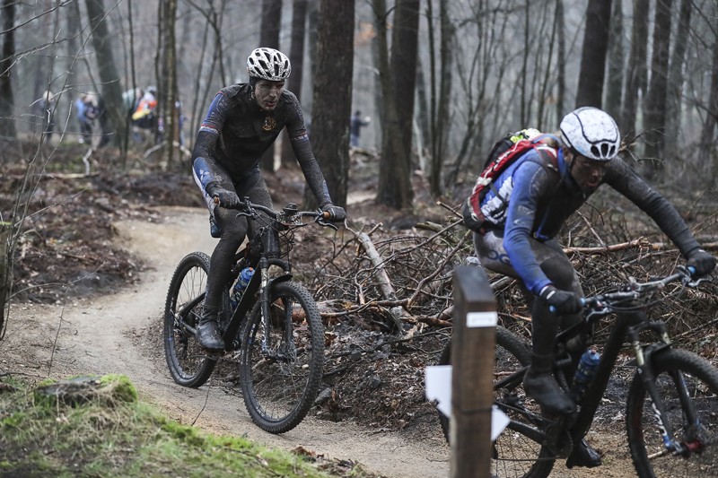 Rood wint Dutch Masters of MTB