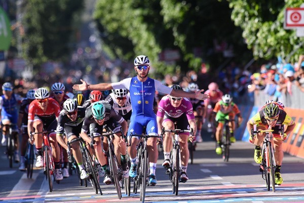 Gaviria wint ook vijfde rit Giro d'Italia