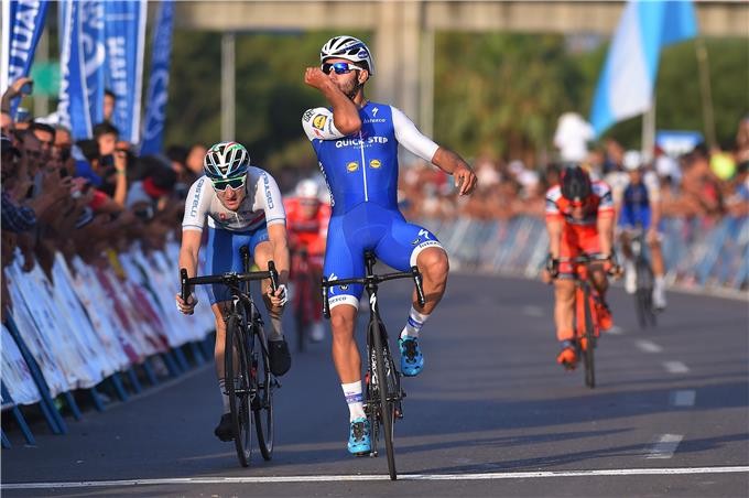 San Juan: Mollema sprint, Van Poppel rijdt verkeerd