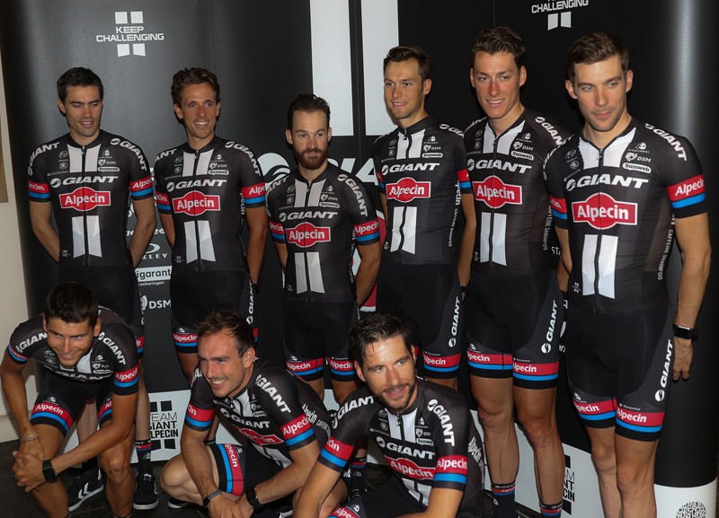 Renners Giant-Alpecin op training aangereden