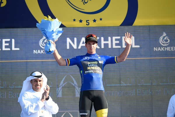 Groenewegen wint openingsrit Dubai