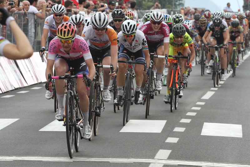Van der Breggen derde in Giro Rosa