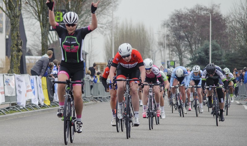 Nooijen en Van der Hulst winnen in Strijen