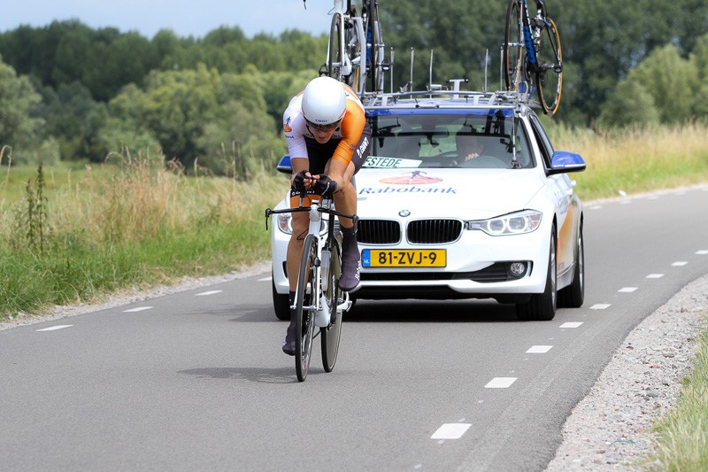 Nederlanders buiten top 10 in proloog Normandie