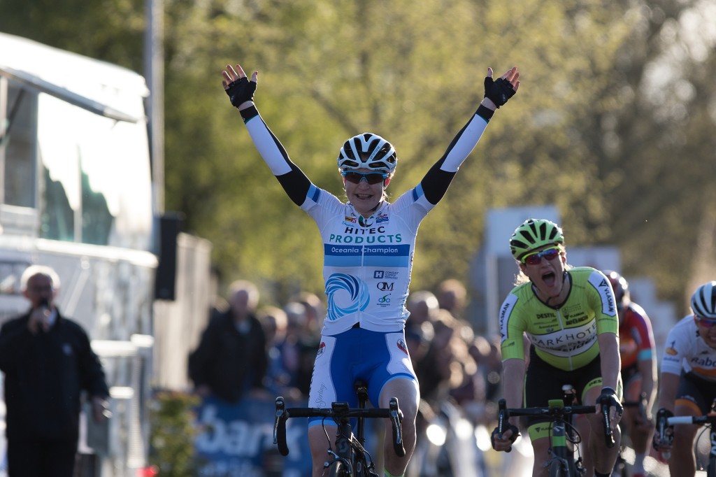 Kitchen wint Ronde van Overijssel vrouwen