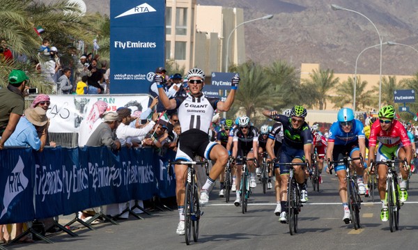 Van Baarle tiende in eindklassement Dubai Tour