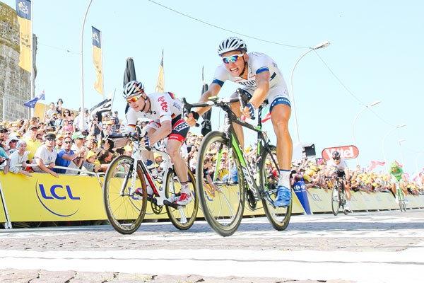 Cavendish lovend over sprinttrein Argos-Shimano