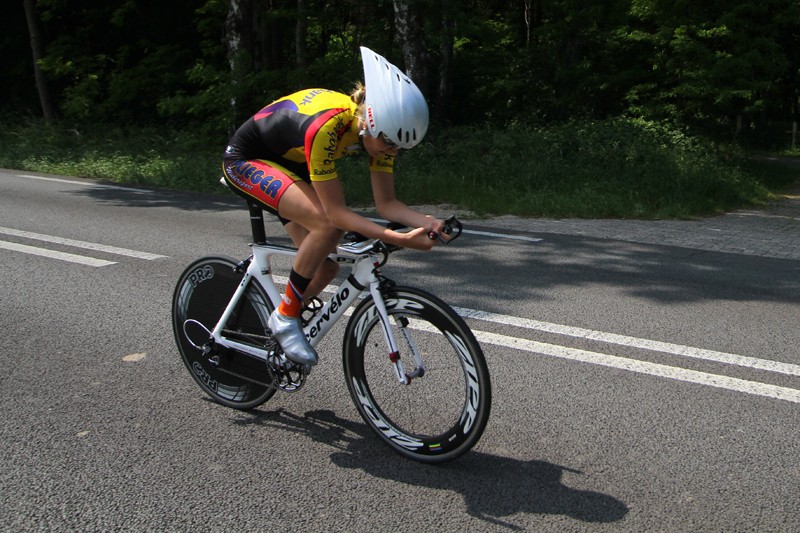 Nederlandse junior-vrouwen rijden in Duitsland