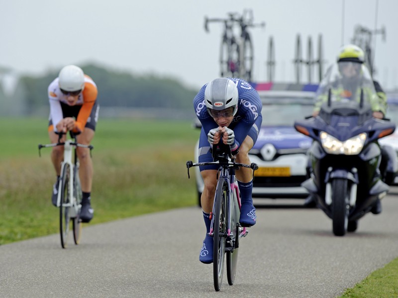 Lammertink veruit de beste op NK tijdrijden -23