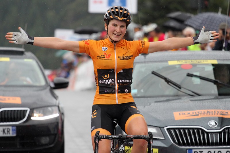 Wiggle-Honda sluit af in stijl met dubbel