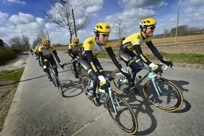 Lotto-Jumbo met oranje kwartet in Parijs-Roubaix