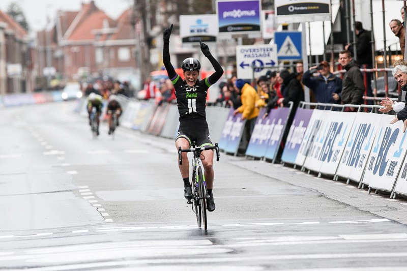 Liv-Plantur met Mackaij in Omloop Nieuwsblad