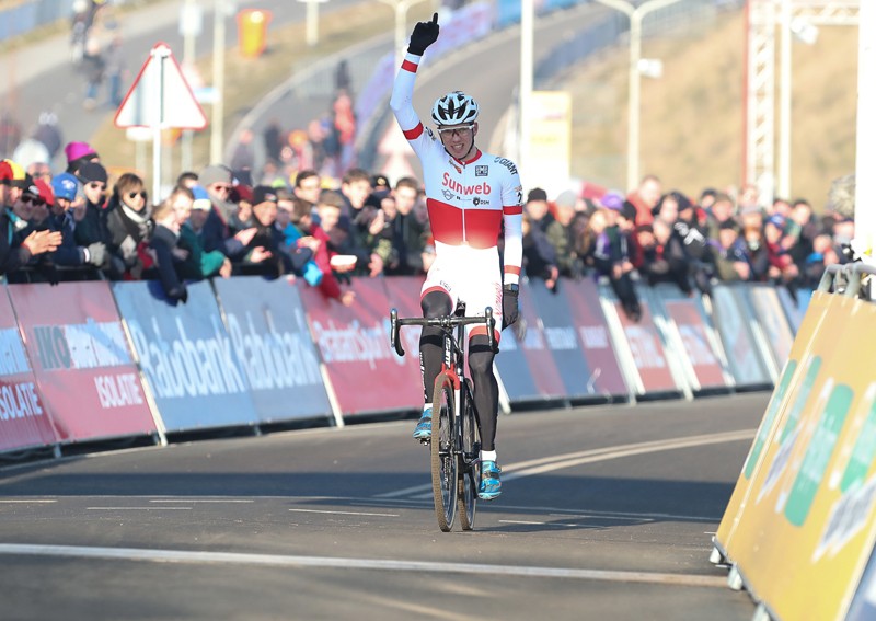 Joris Nieuwenhuis twee keer bovenop podium in Hoogerheide