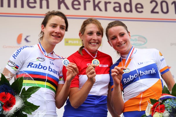 Lucinda Brand met lange solo naar titel