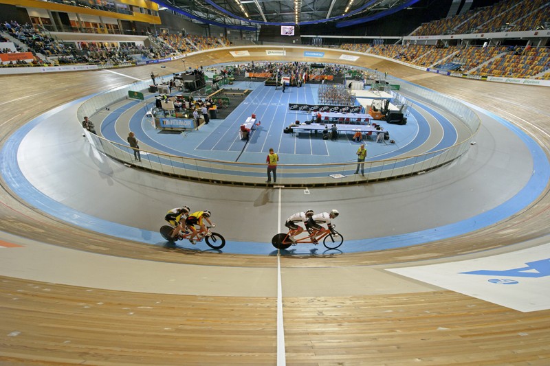 Zuiderburen heersen bij baanontmoeting Omnisport