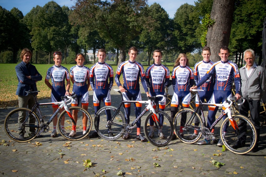 Orange Babies: voor de cross en het goede doel