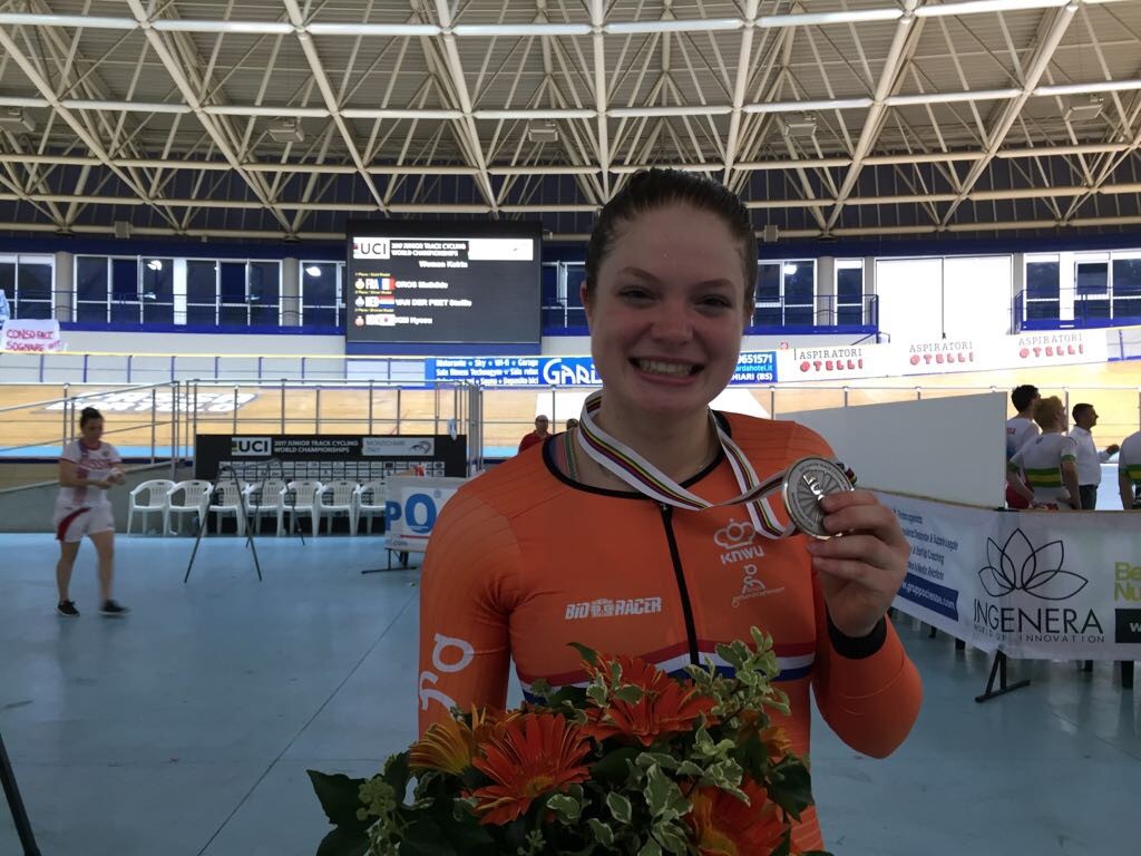 Van der Peet wint zilver op WK Baan Junioren