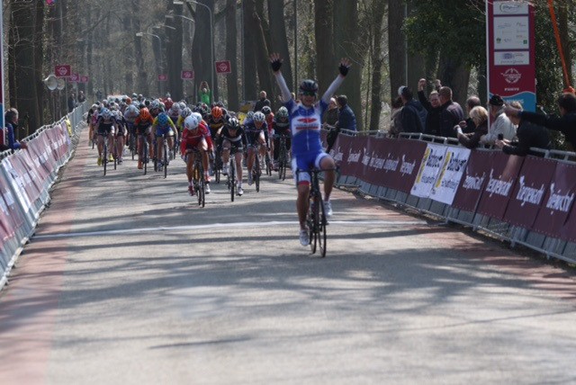 Pruisscher wint EWT-openingsrit junior-vrouwen