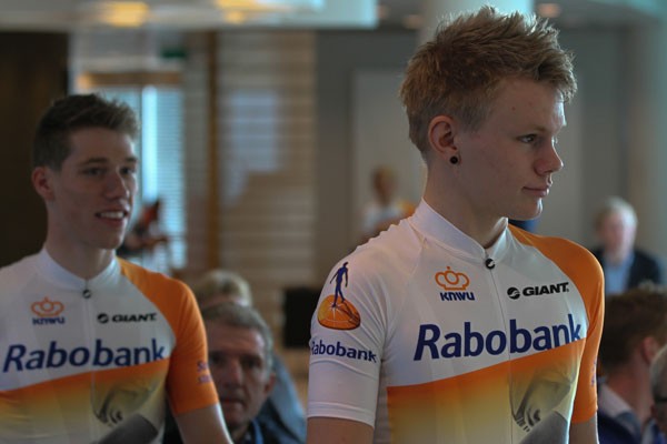 Rabobank neemt met shirt nog meer afstand profs