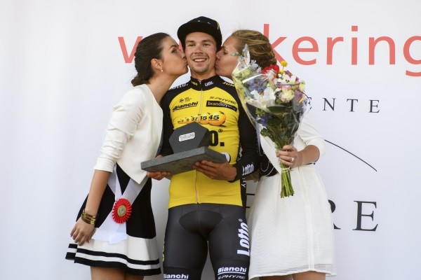 Roglic wint en leidt in Tour de Romandie