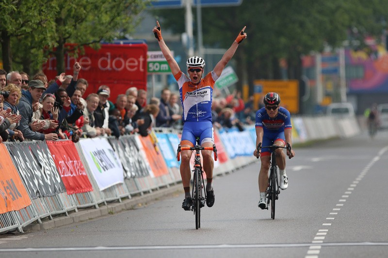 Schreurs dolblij met titel elite-zonder-contract