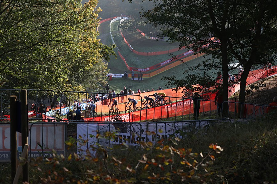 WK Veldrijden 2018 start onderaan de Cauberg