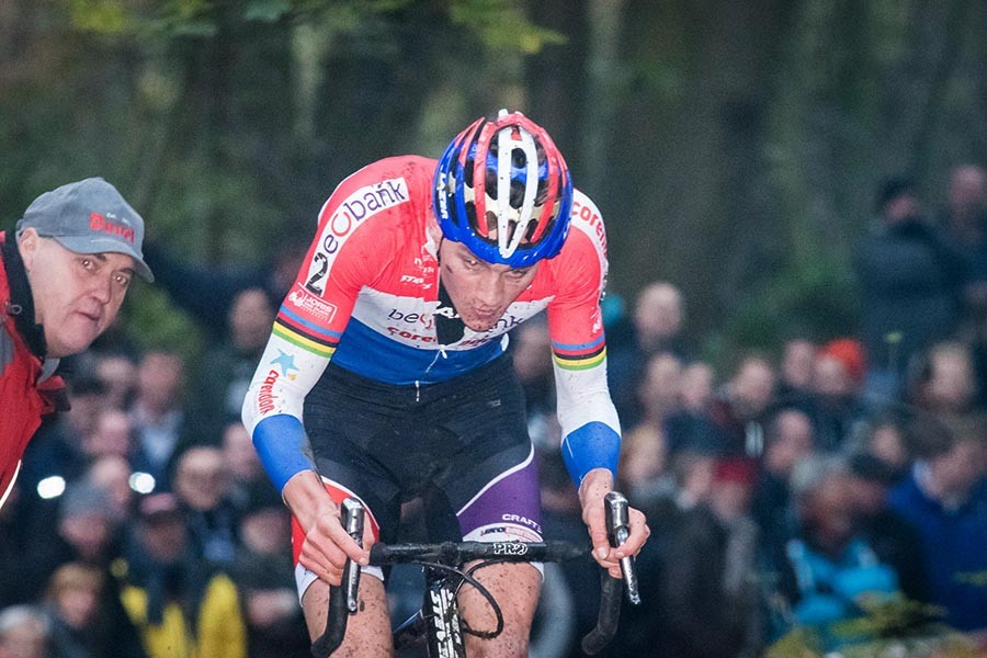 Van der Poel wint in Gavere