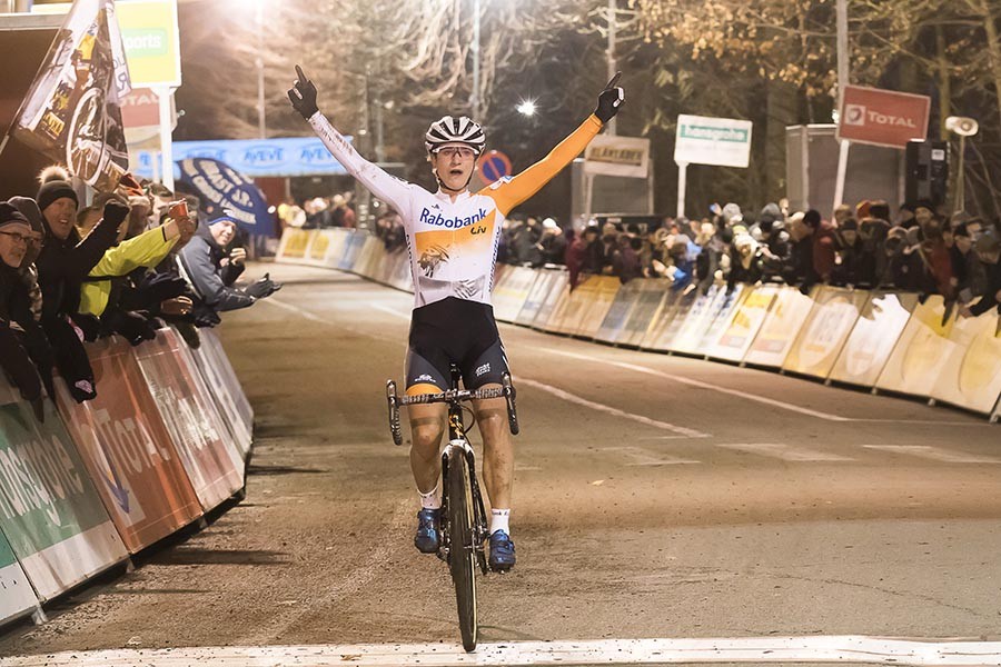 Vos wint in Diegem al in haar tweede cross