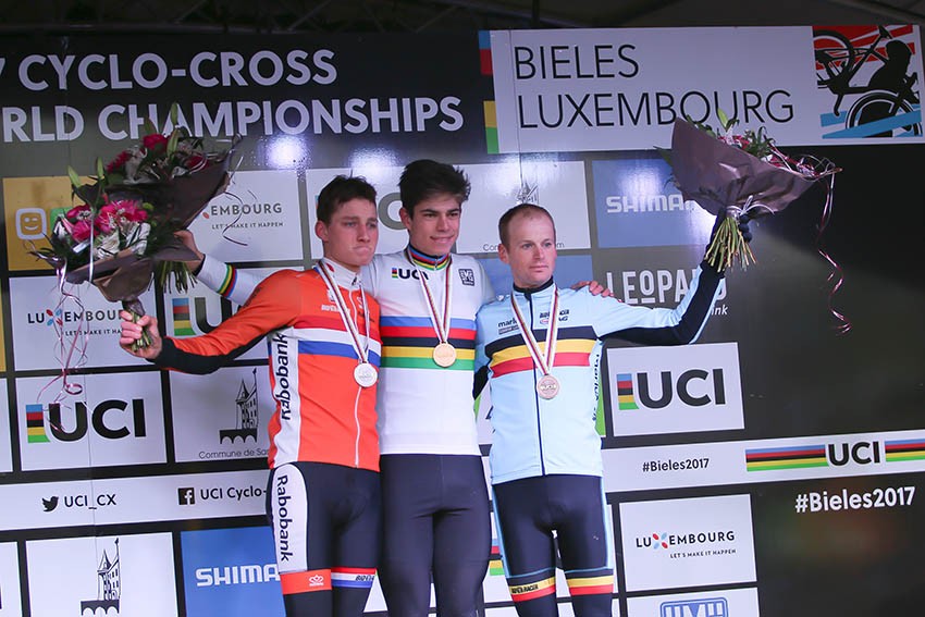 Van Aert wint WK, Van der Poel naar zilver