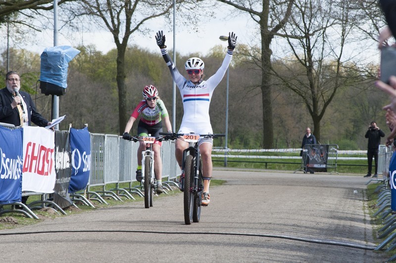 Van Eck en Terpstra winnen NK MTB Eliminator