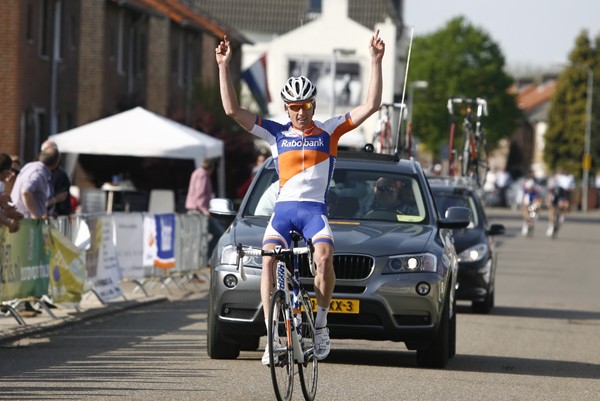 Teunissen ijzersterk naar de winst in Hel van Voerendaal