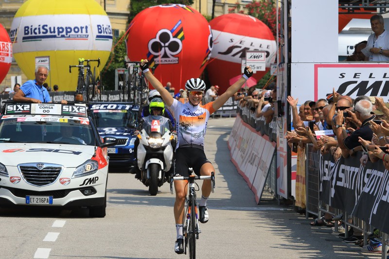 Thalita de Jong wint slotrit Giro Rosa