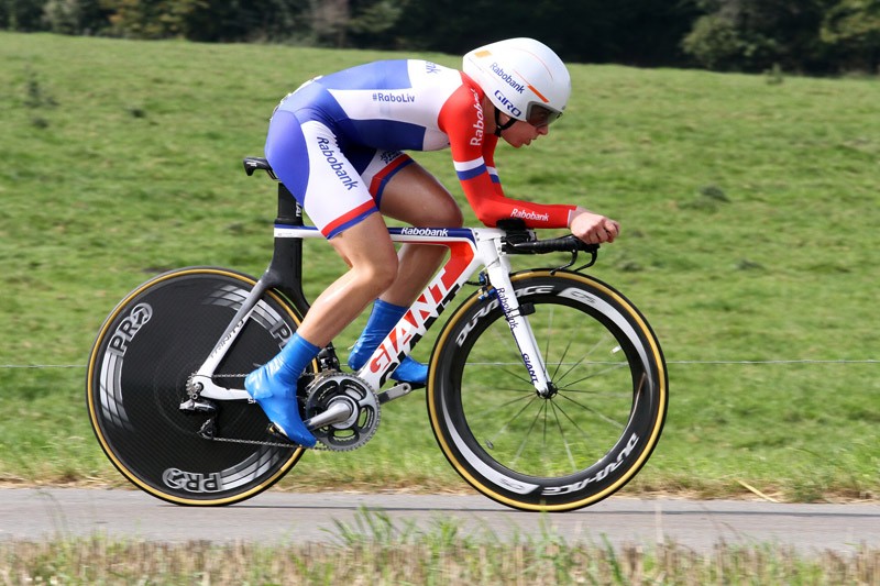 Van Vleuten wint openingstijdrit Belgium Tour